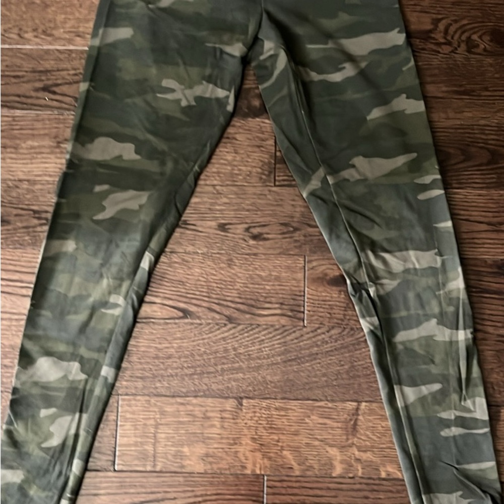 Garage Camouflage Green leggings